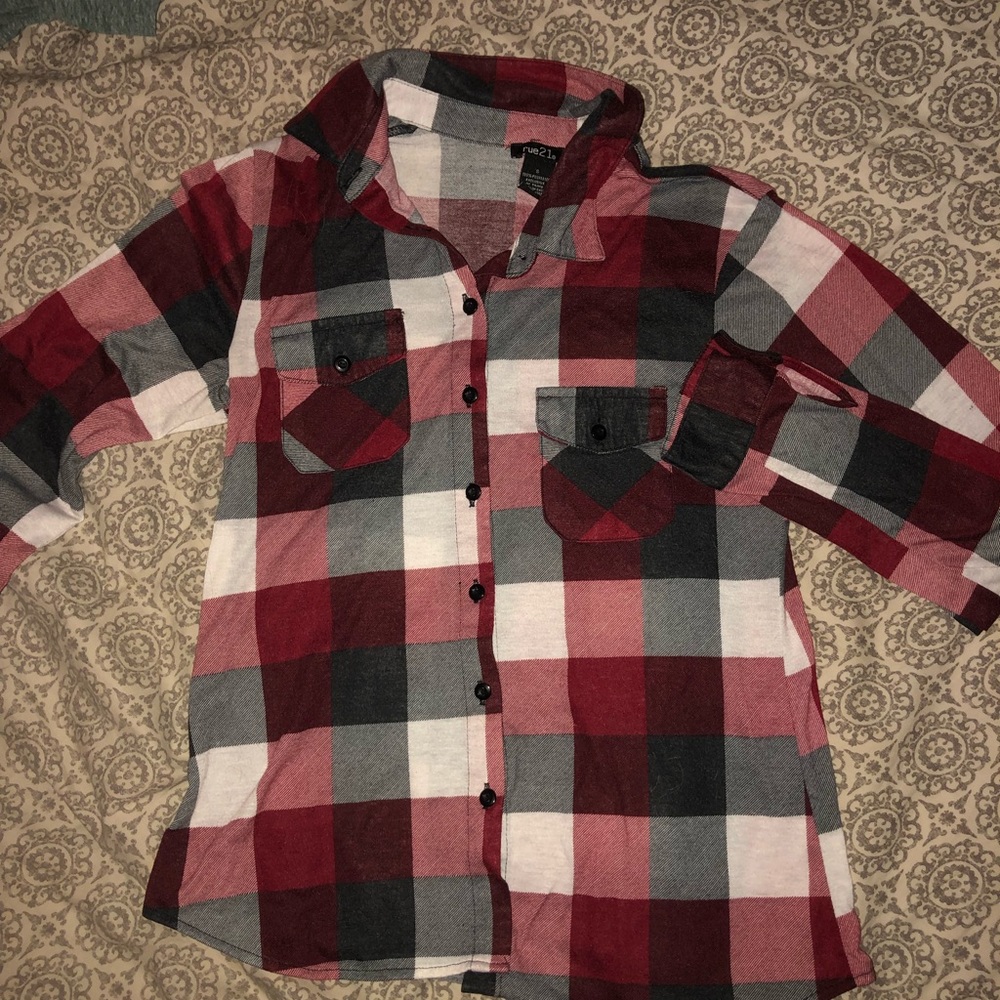 Junior/Women’s plaid button down shirt
